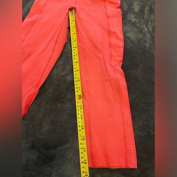 Lululemon cropped leggings, size 4, lightly used - Picture 5 of 6